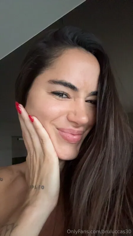 Bruna Luccas camshow