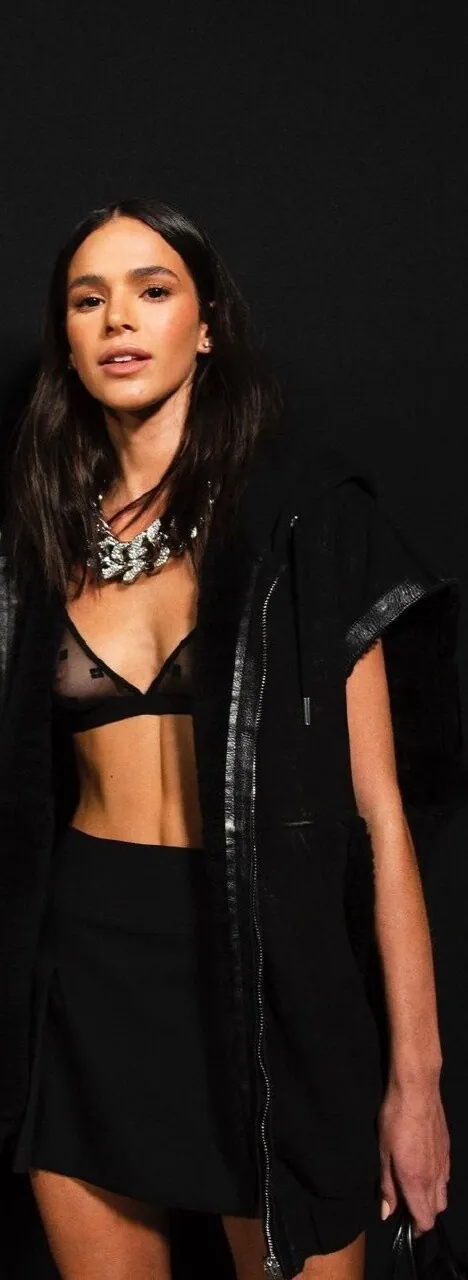 Bruna Marquezine camshow