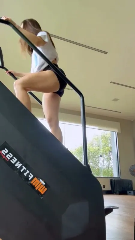 Mel Maia camshow