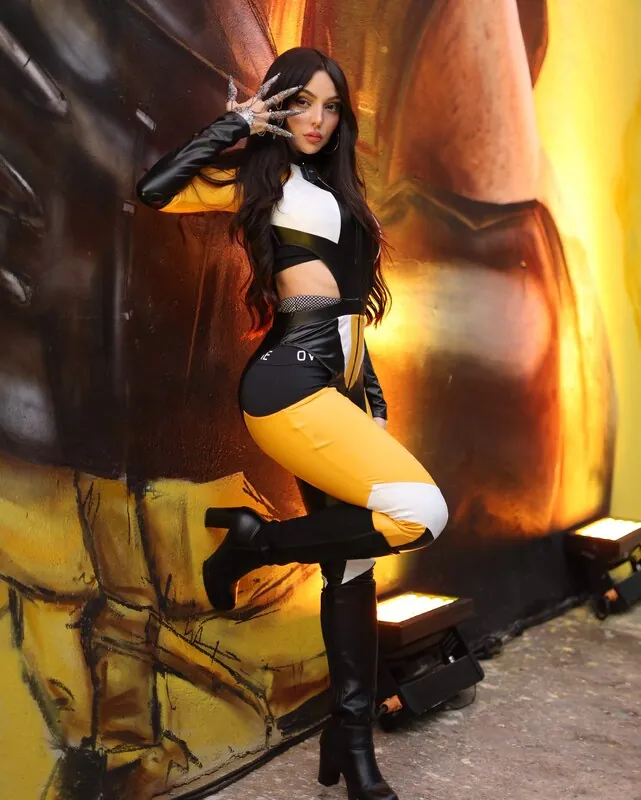 Nyvi Estephan camshow